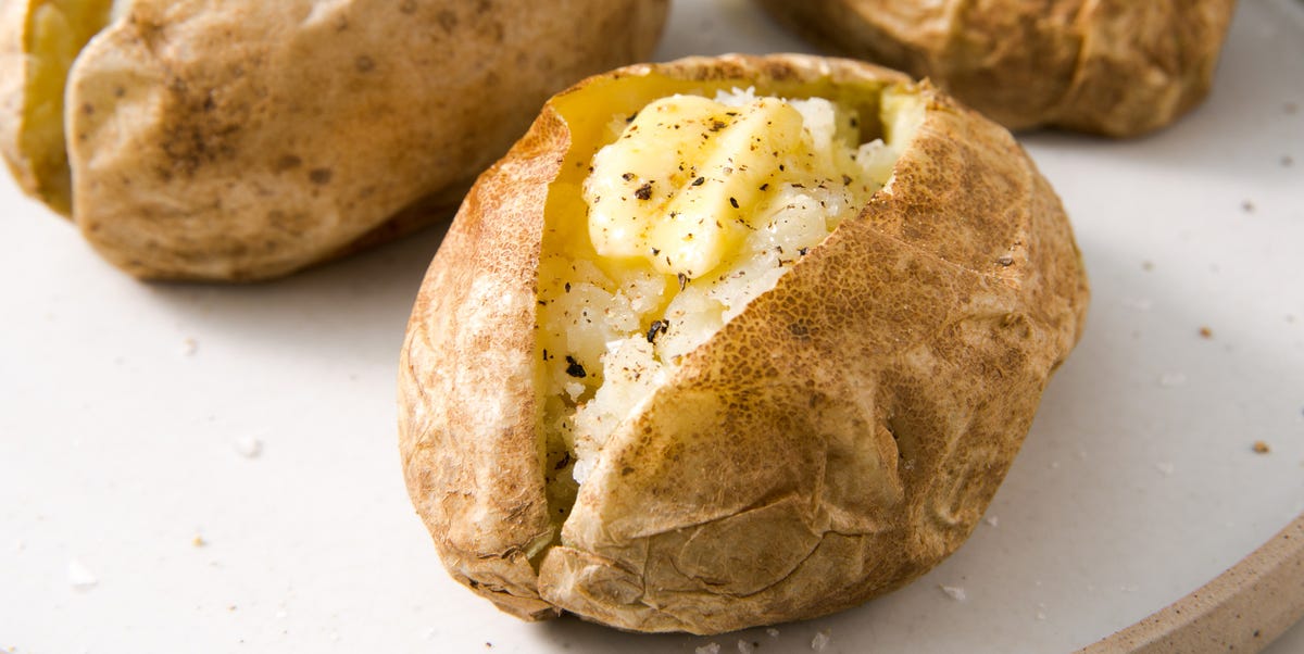 Quick Meals: Microwave Baked Potatoes with Creative Toppings